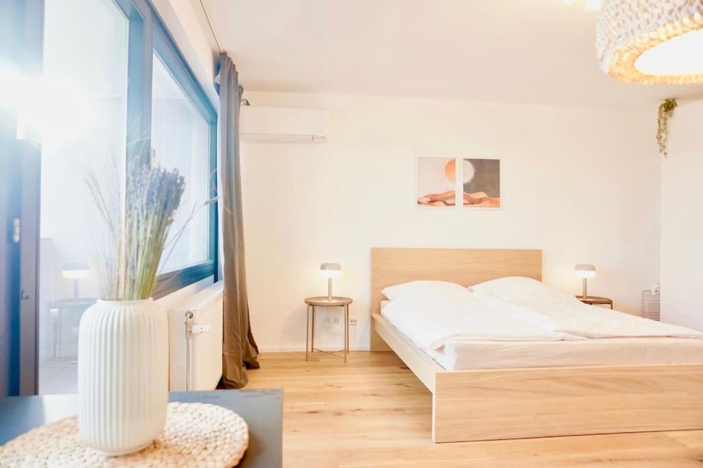 Neu Modernes Apartment In Top Lage, Free Parking Max 1,65M Hoehe Und 1,8M Breite Karlsruhe Exterior foto